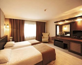 Ustun Otel Alsancak - Izmir - Schlafzimmer