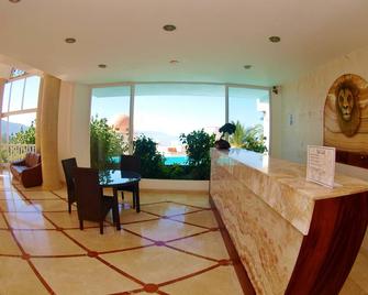 Mondavi - Puerto Vallarta - Front desk