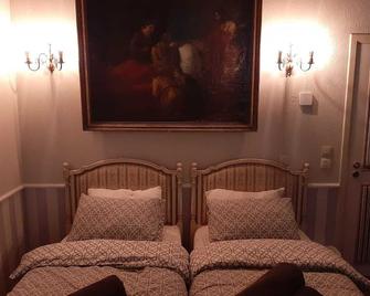 Historic Unique Ground Floor Apartment - Amberes - Habitación