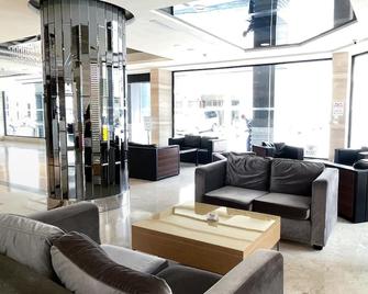 Delton Hotel - Kaohsiung - Lobby