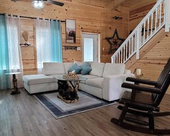 Cute, cozy, and comfortable - Corsicana - Sala de estar