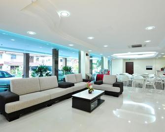 Hallmark View Hotel - Malakka - Lobby