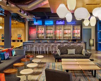Aloft Houston by the Galleria - Houston - Bar