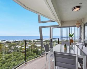 Maroochy Sands Holiday Apartments - Maroochydore - Balcony