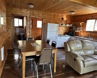 Red Lodge Resort - Mindemoya - Essbereich