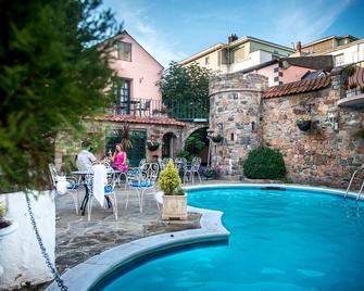 The Stafford - Jersey - Piscine