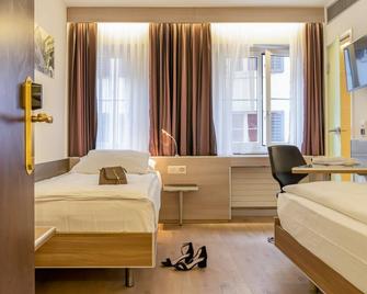 Hotel Alexander - Zurich - Bedroom