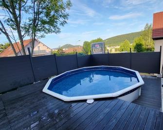 Pro home - Besançon - Pool