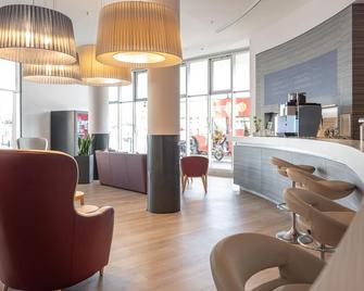 Intercityhotel Kiel - Kiel - Oleskelutila