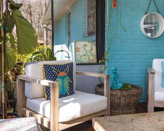 Boho by the Water! 1750sqft - Fishing & sleeps 10! - Charlotte