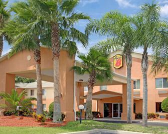 Super 8 by Wyndham Daytona Beach - Daytona Beach - Gebouw