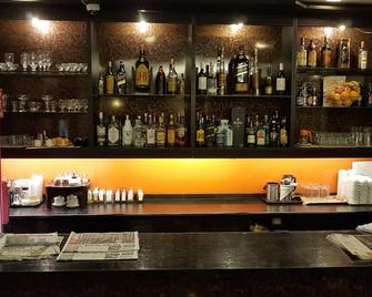 Riviera Mansion Hotel - Manila - Bar