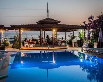 As Queen Beach Hotel - Kizilot - Zwembad