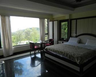 Sri Durga Residency - Yercaud - Bedroom