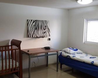 Quiet lovely place - Tiberias - Bedroom