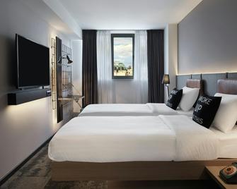 Moxy Belgrade - Belgrade - Bedroom