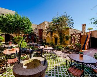 Avalon Boutique Hotel Rhodes - Rhodes - Patio