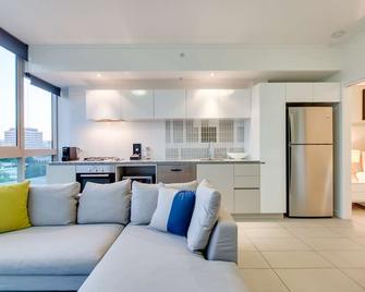 Alpha Mosaic Hotel Brisbane - Brisbane - Cocina