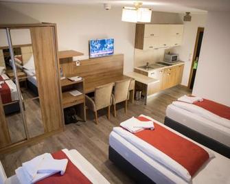 Hotel Main - Obertshausen - Спальня