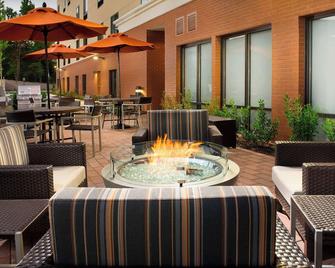 TownePlace Suites by Marriott Alexandria Fort Belvoir - Alexandria - Patio