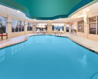 Holiday Inn Express & Suites Southport - Oak Island Area - Bolivia - Piscina