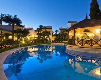 Bluebay Banús - Marbella - Zwembad