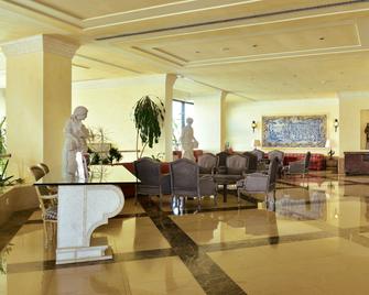 Holiday Inn Algarve Albufeira - Albufeira - Lobby
