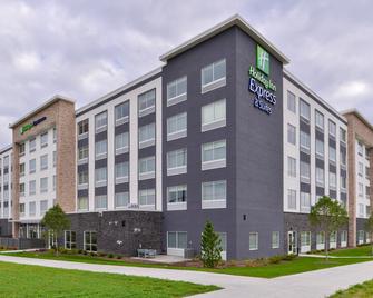 Holiday Inn Express & Suites Mall Of America - MSP Airport - Bloomington - Building