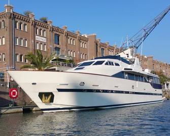 Christina Onassis Yachthotel - Rotterdam - Building